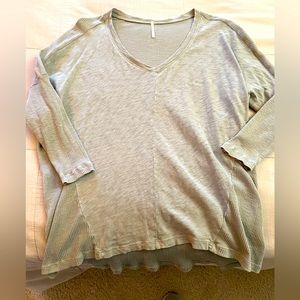 Hello Nite XS 3/4 length sleeve in light green